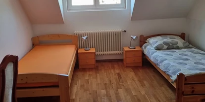 Monteur-Zimmer - Petersdorf (Landkreis Aichach-Friedberg) - FeWo Fetahi-Ferienwohnung in 86153 Augsburg