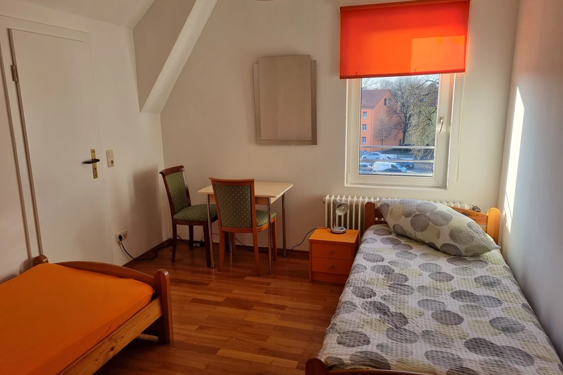 MonteurZimmer: FeWo Fetahi-Ferienwohnung in 86153 Augsburg