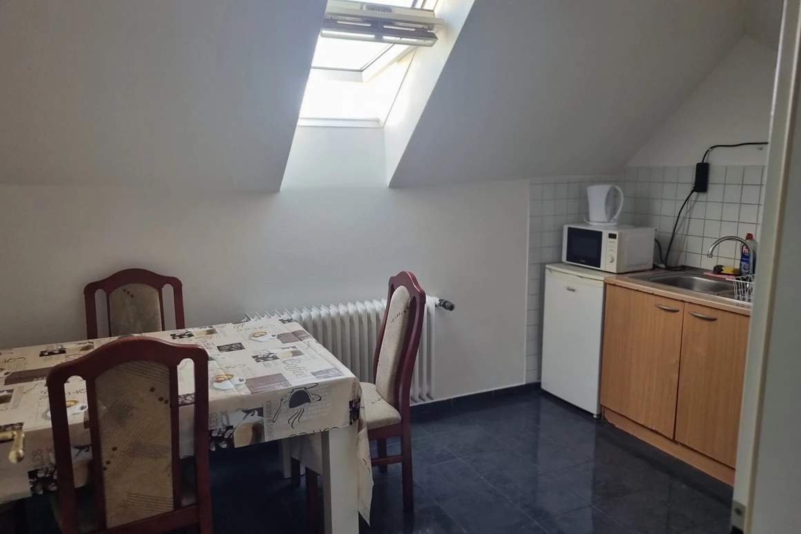 MonteurZimmer: FeWo Fetahi-Ferienwohnung in 86153 Augsburg