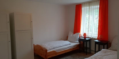 Monteur-Zimmer - Petersdorf (Landkreis Aichach-Friedberg) - LivBiz - Adelsried - Apartments für Profis! in 86477 Adelsried