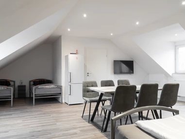 MonteurZimmer: M House Apartment & Rooms - Monteursunterkunft für 12 Personen in 86356 Neusäß