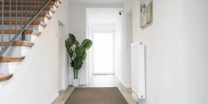 Monteur-Zimmer - Petersdorf (Landkreis Aichach-Friedberg) - M House Apartment & Rooms - Monteursunterkunft für 12 Personen in 86356 Neusäß