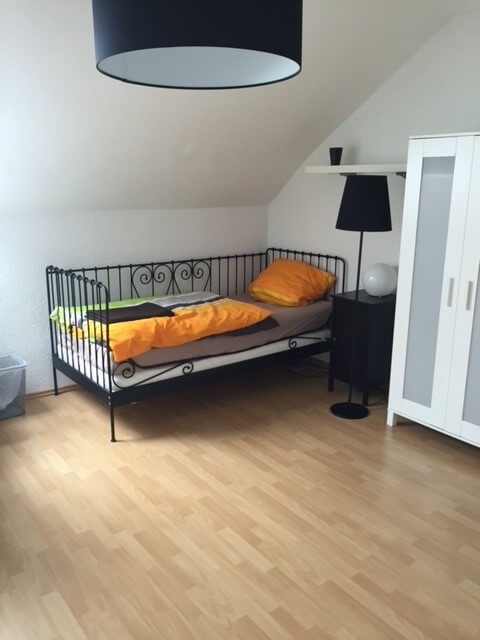 Monteur-Zimmer - Preis pro Nacht - Neuwertige Monteurwohnung in 86343 Königsbrunn