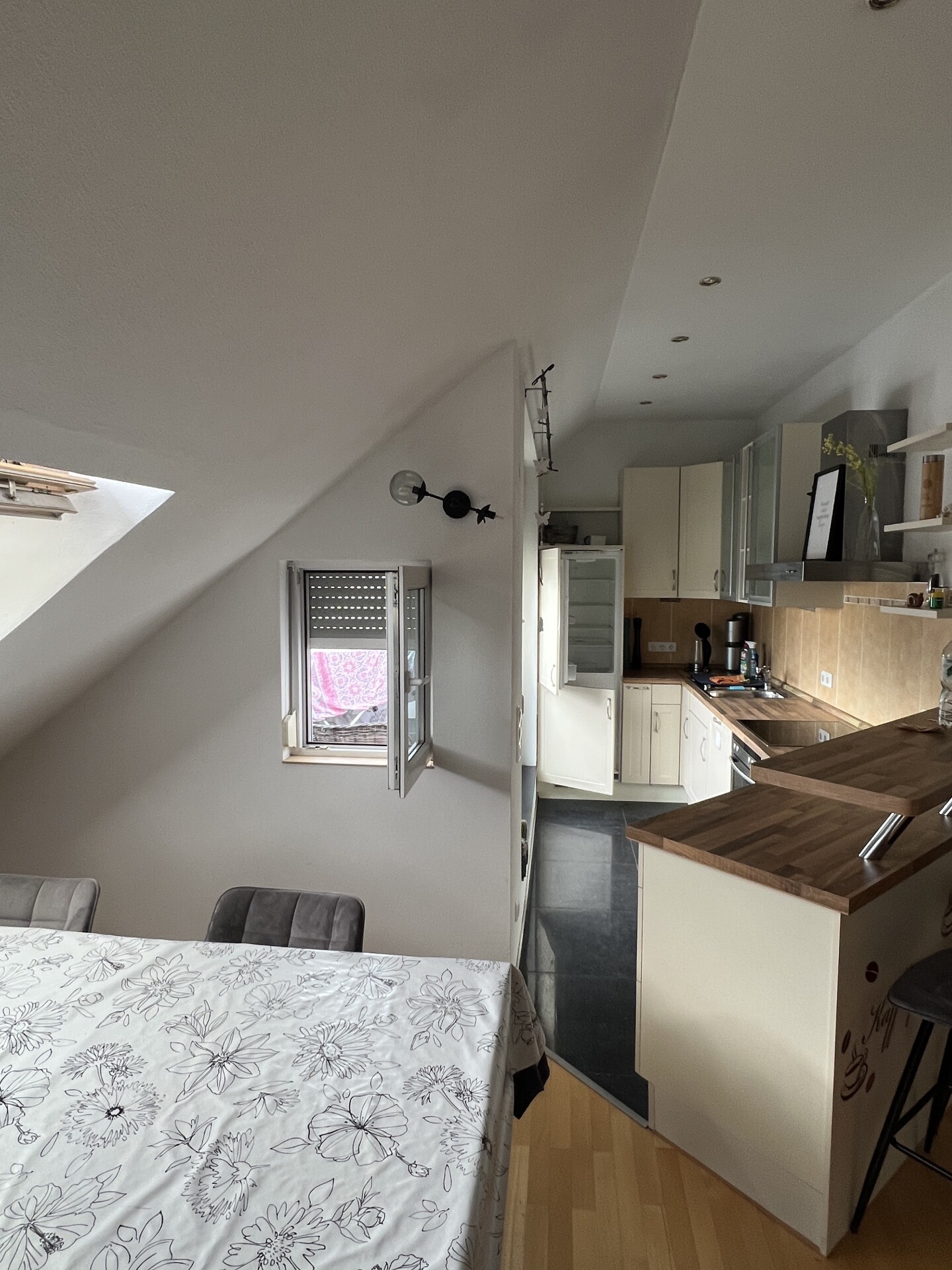 Monteur-Zimmer - Preis pro Nacht - Gemütliche und großzügige Wohnung nahe Augsburg in 86399 Bobingen