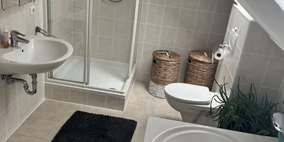 Monteur-Zimmer - Aystetten - Gemütliche und großzügige Wohnung nahe Augsburg in 86399 Bobingen