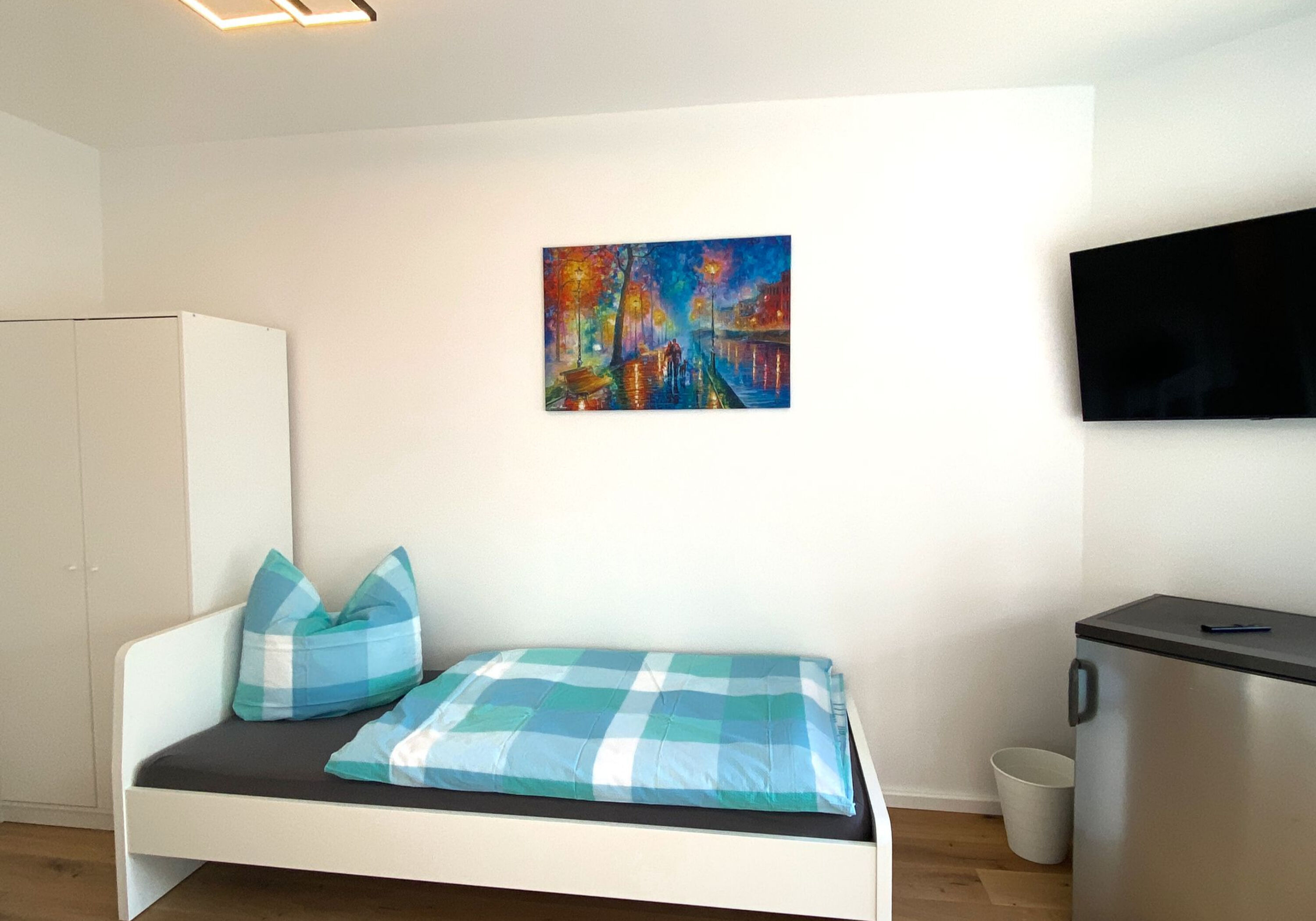 Monteur-Zimmer - Friedberg (Landkreis Aichach-Friedberg) - Wohnung mit Waschmaschine, Trockner, Balkon, Parkplatz