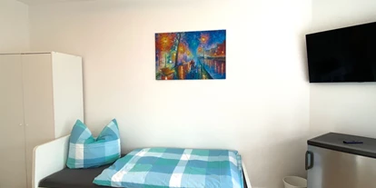 Monteur-Zimmer - Aystetten - Wohnung mit Waschmaschine, Trockner, Balkon, Parkplatz