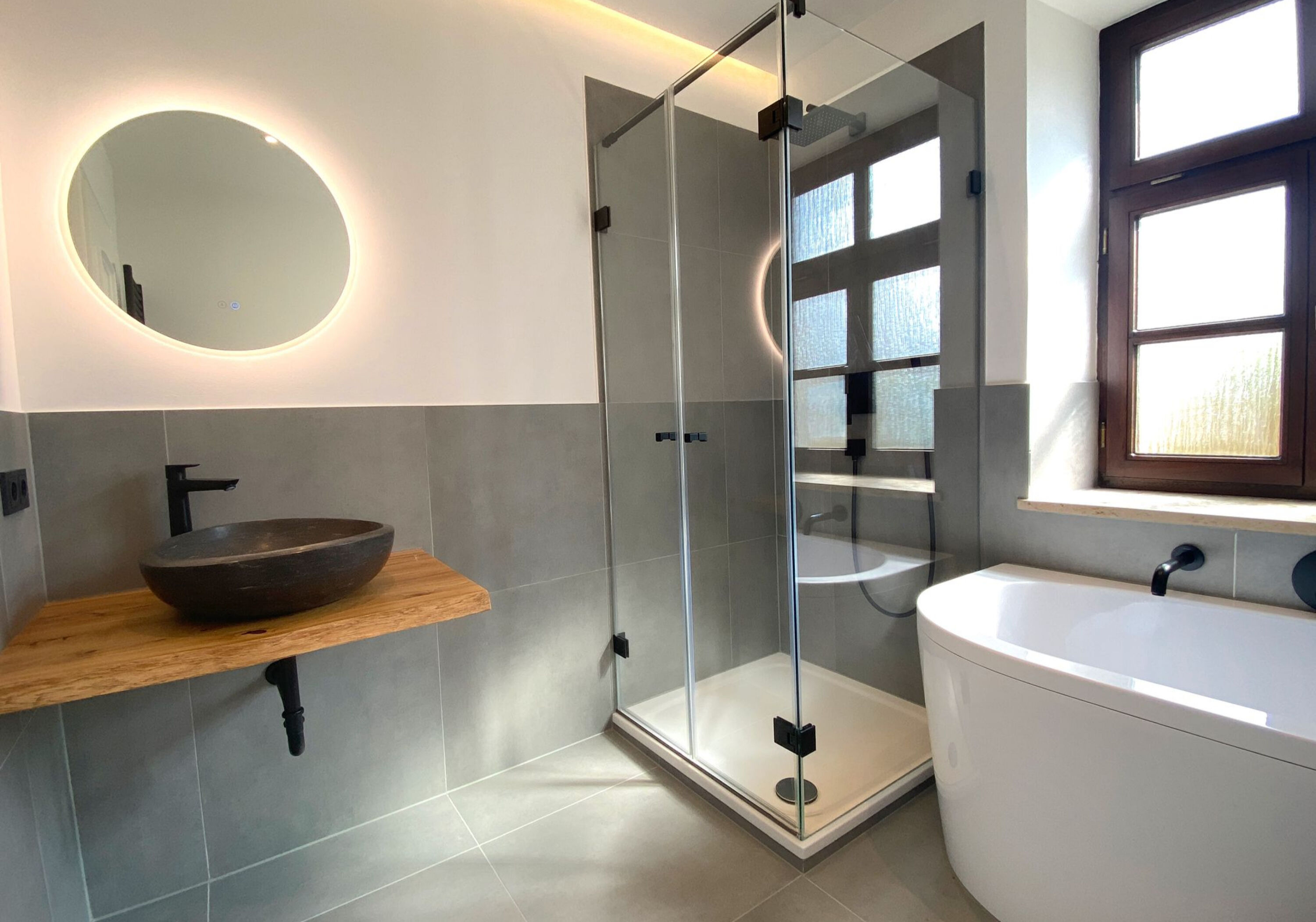 Monteur-Zimmer - Friedberg (Landkreis Aichach-Friedberg) - Wohnung mit Waschmaschine, Trockner, Balkon, Parkplatz