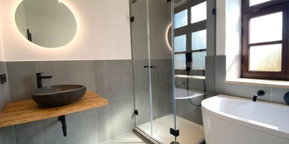 Monteur-Zimmer - Aystetten - Wohnung mit Waschmaschine, Trockner, Balkon, Parkplatz