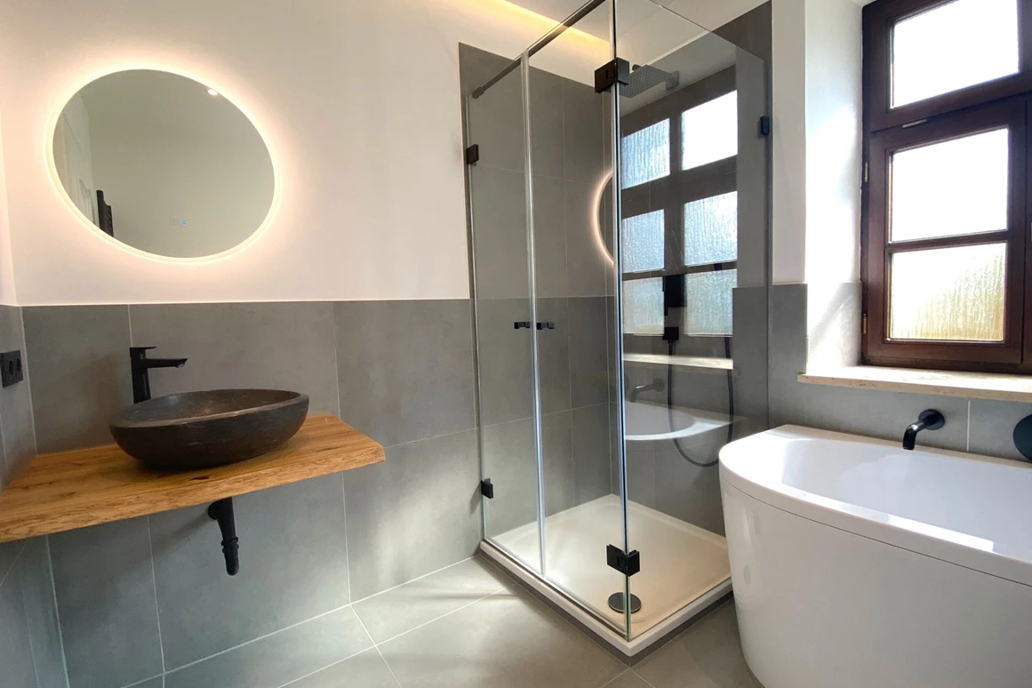 MonteurZimmer: Wohnung mit Waschmaschine, Trockner, Balkon, Parkplatz
