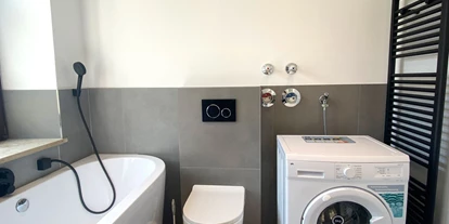Monteur-Zimmer - Aystetten - Wohnung mit Waschmaschine, Trockner, Balkon, Parkplatz