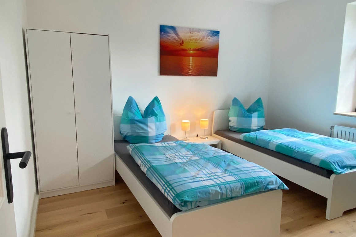 MonteurZimmer: Wohnung mit Waschmaschine, Trockner, Balkon, Parkplatz