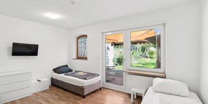 Monteur-Zimmer - Petersdorf (Landkreis Aichach-Friedberg) - AUGSBURG - Eigenes Haus bis zu 8 Betten