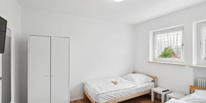 Monteur-Zimmer - Petersdorf (Landkreis Aichach-Friedberg) - AUGSBURG - Eigenes Haus bis zu 8 Betten