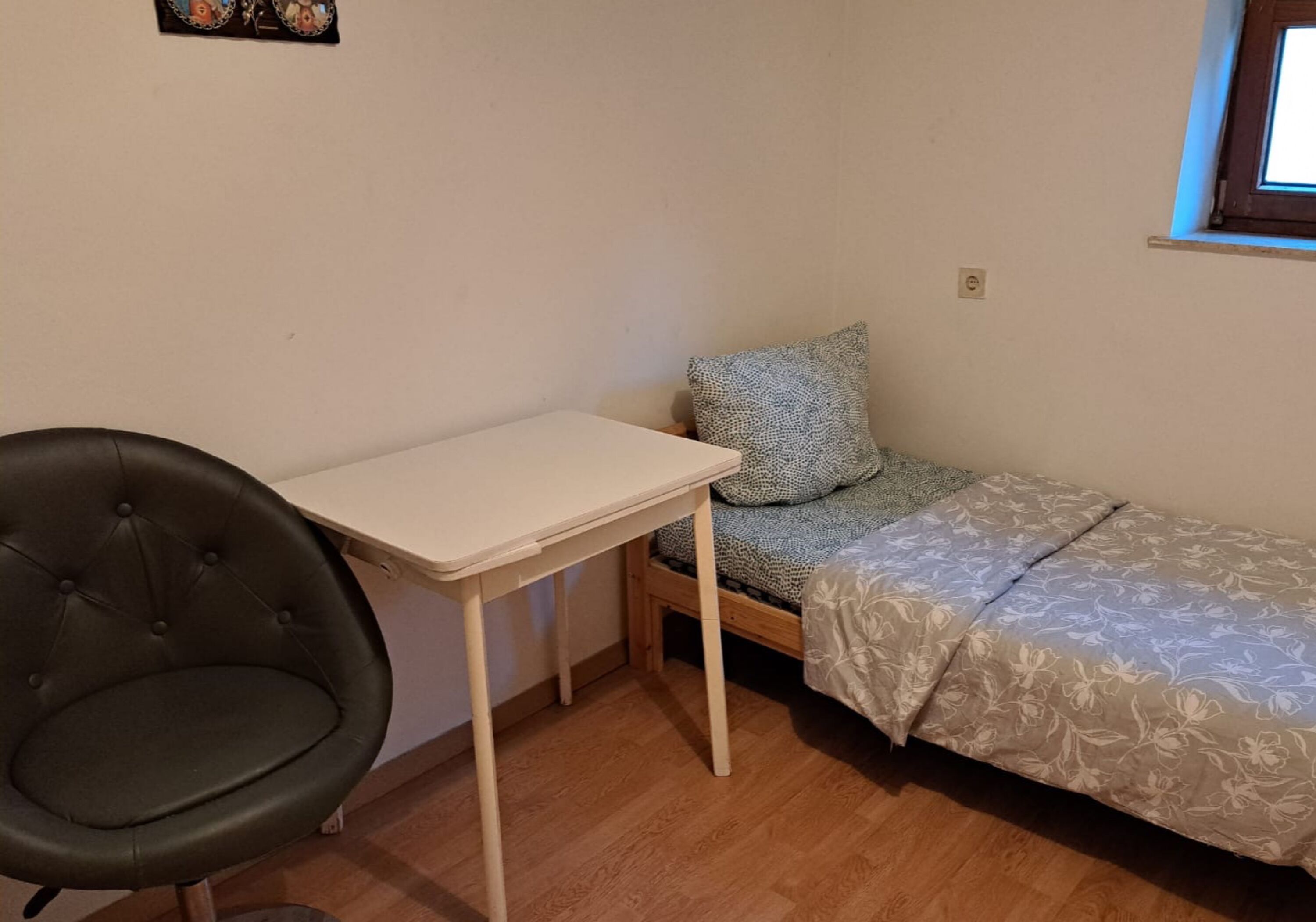 Monteur-Zimmer - Friedberg (Landkreis Aichach-Friedberg) - 4 Wohnungen Augsburg - Eigenes Bad und Küche