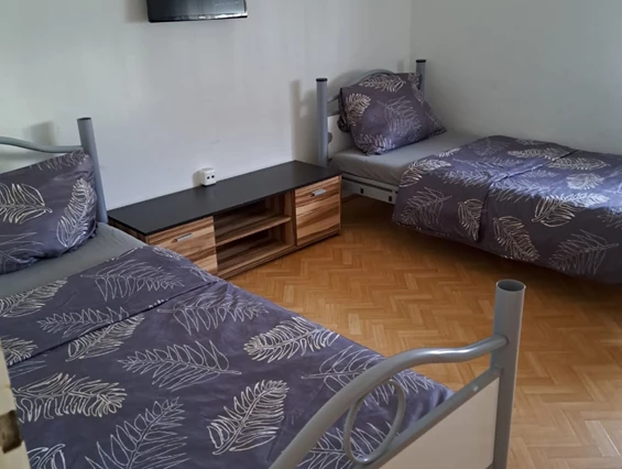 MonteurZimmer: 4 Wohnungen Augsburg - Eigenes Bad und Küche