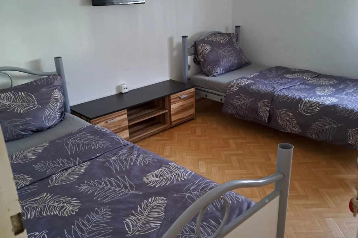 MonteurZimmer: 4 Wohnungen Augsburg - Eigenes Bad und Küche