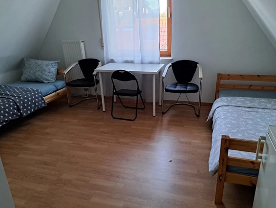 MonteurZimmer: 4 Wohnungen Augsburg - Eigenes Bad und Küche