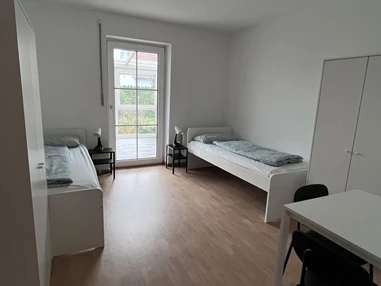 MonteurZimmer: Haus nice2be Augsburg