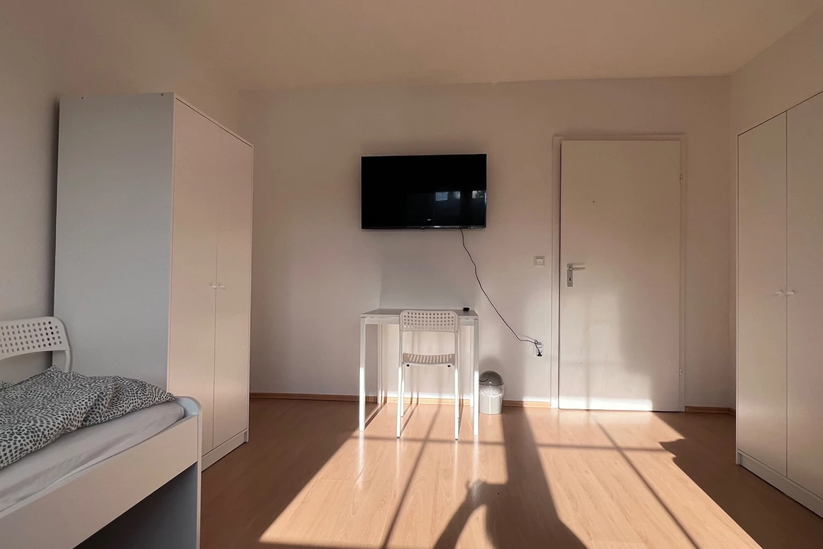 MonteurZimmer: Haus nice2be Augsburg