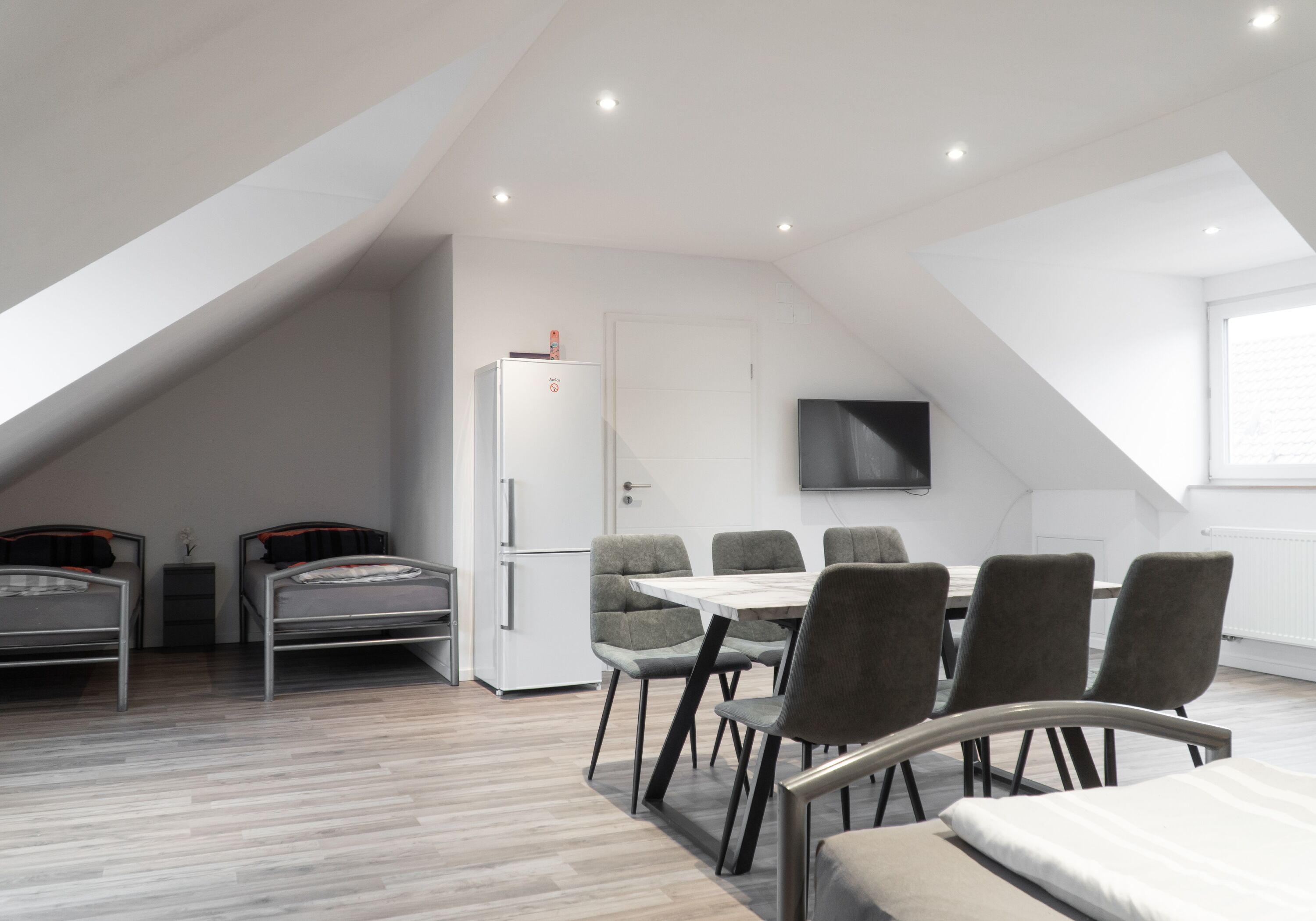 Monteur-Zimmer - Friedberg (Landkreis Aichach-Friedberg) - M House Apartment and Rooms