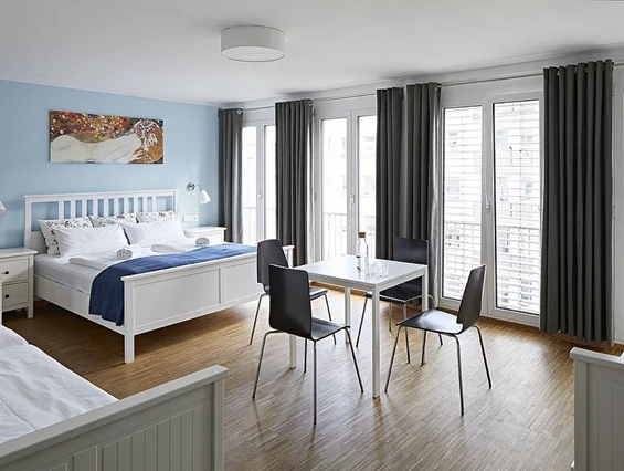 MonteurZimmer: Moderne Unterkunft mit Balkon in sehr zentraler Lage!