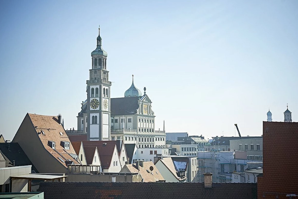 MonteurZimmer: Moderne Unterkunft mit Balkon in sehr zentraler Lage!