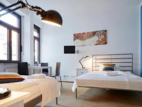 MonteurZimmer: Moderne Unterkunft mit Balkon in sehr zentraler Lage!