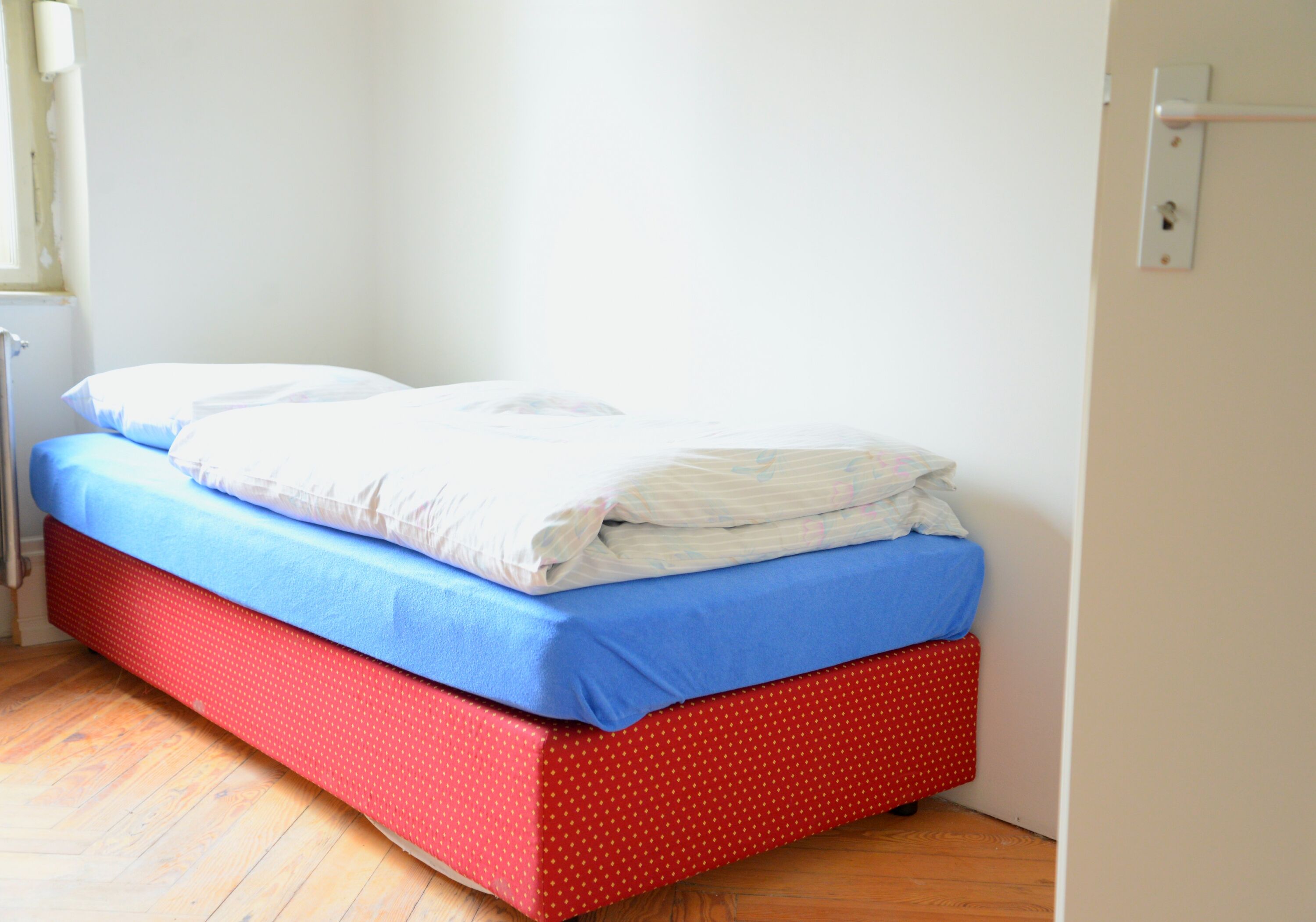 Monteur-Zimmer - Friedberg (Landkreis Aichach-Friedberg) - ZIMMERVERMIETUNG Nautilus *** AUGSBURG *** - NEU SANIERT -