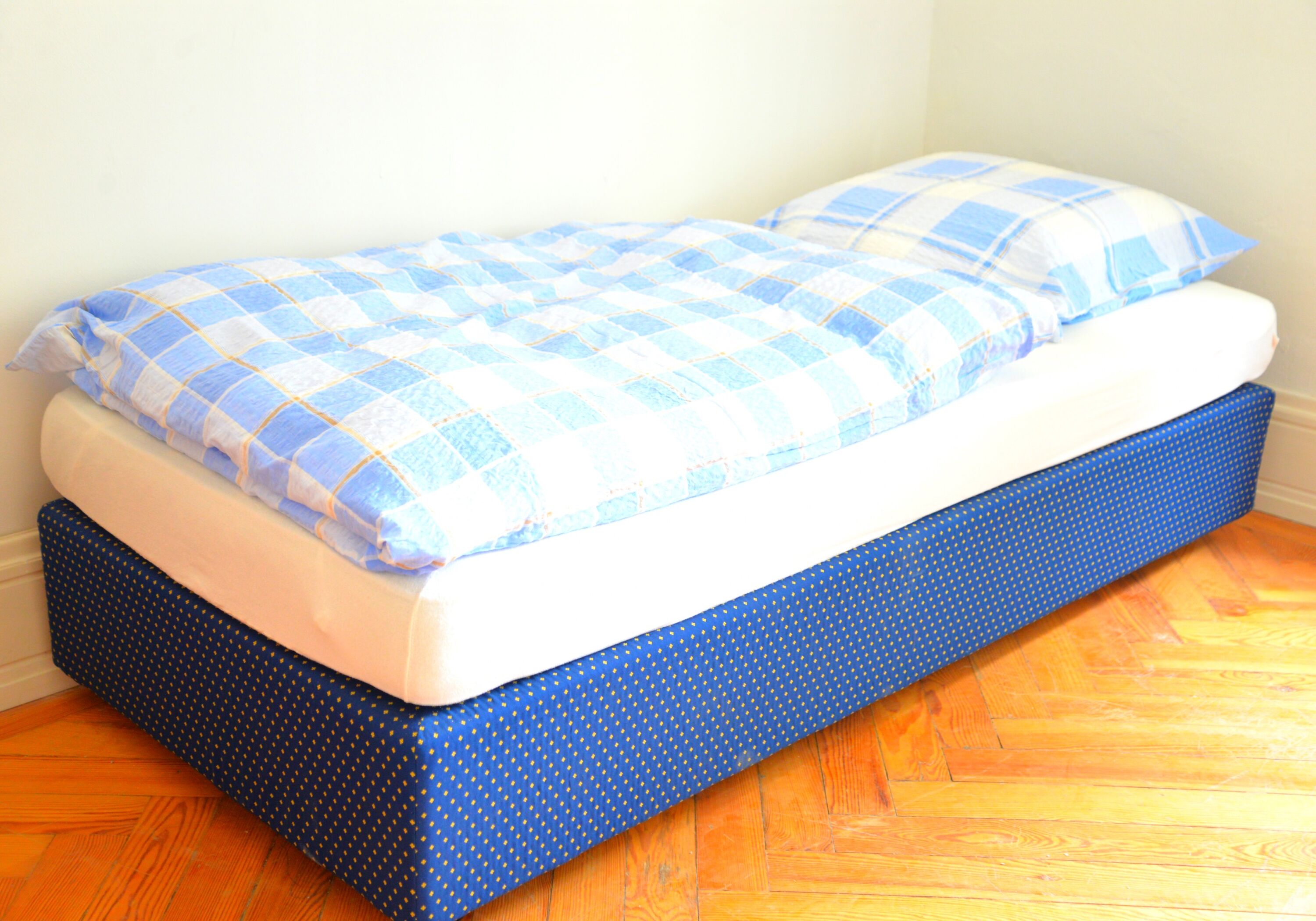 Monteur-Zimmer - Friedberg (Landkreis Aichach-Friedberg) - ZIMMERVERMIETUNG Nautilus *** AUGSBURG *** - NEU SANIERT -