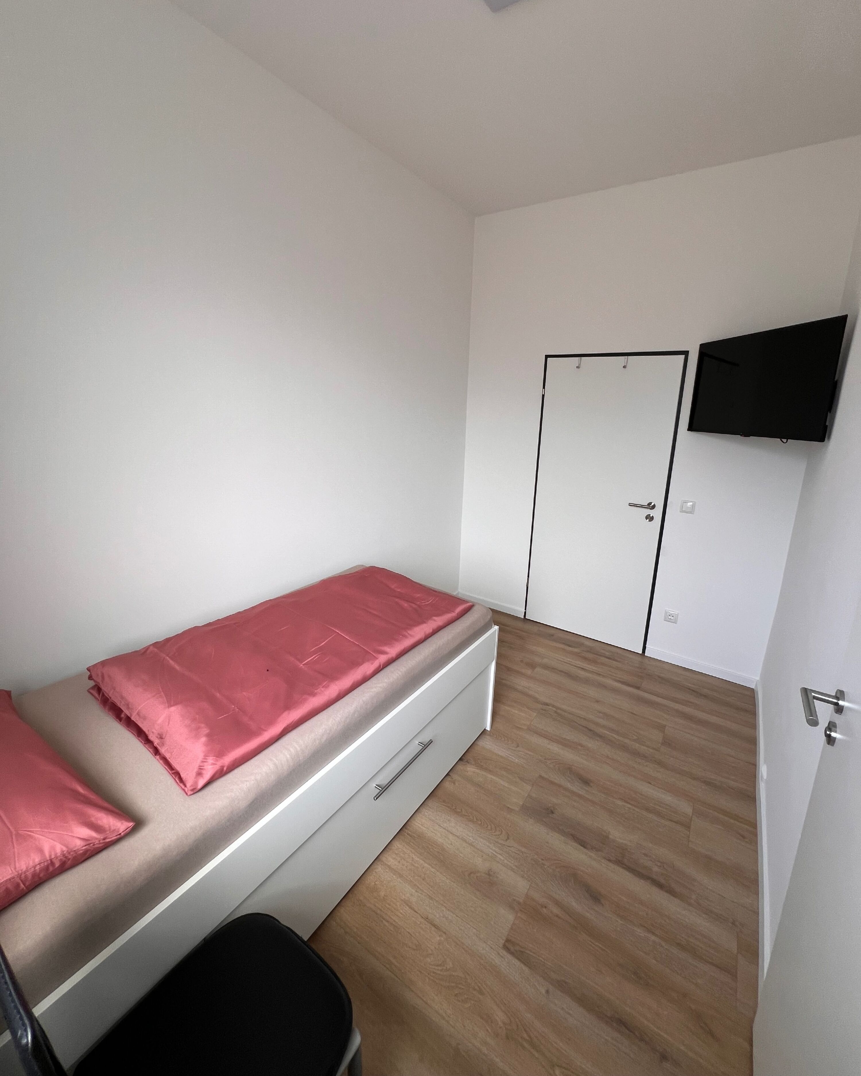 Monteur-Zimmer - Friedberg (Landkreis Aichach-Friedberg) - Augsburg – Lechhausen – renovierte Unterkünfte für Monteure