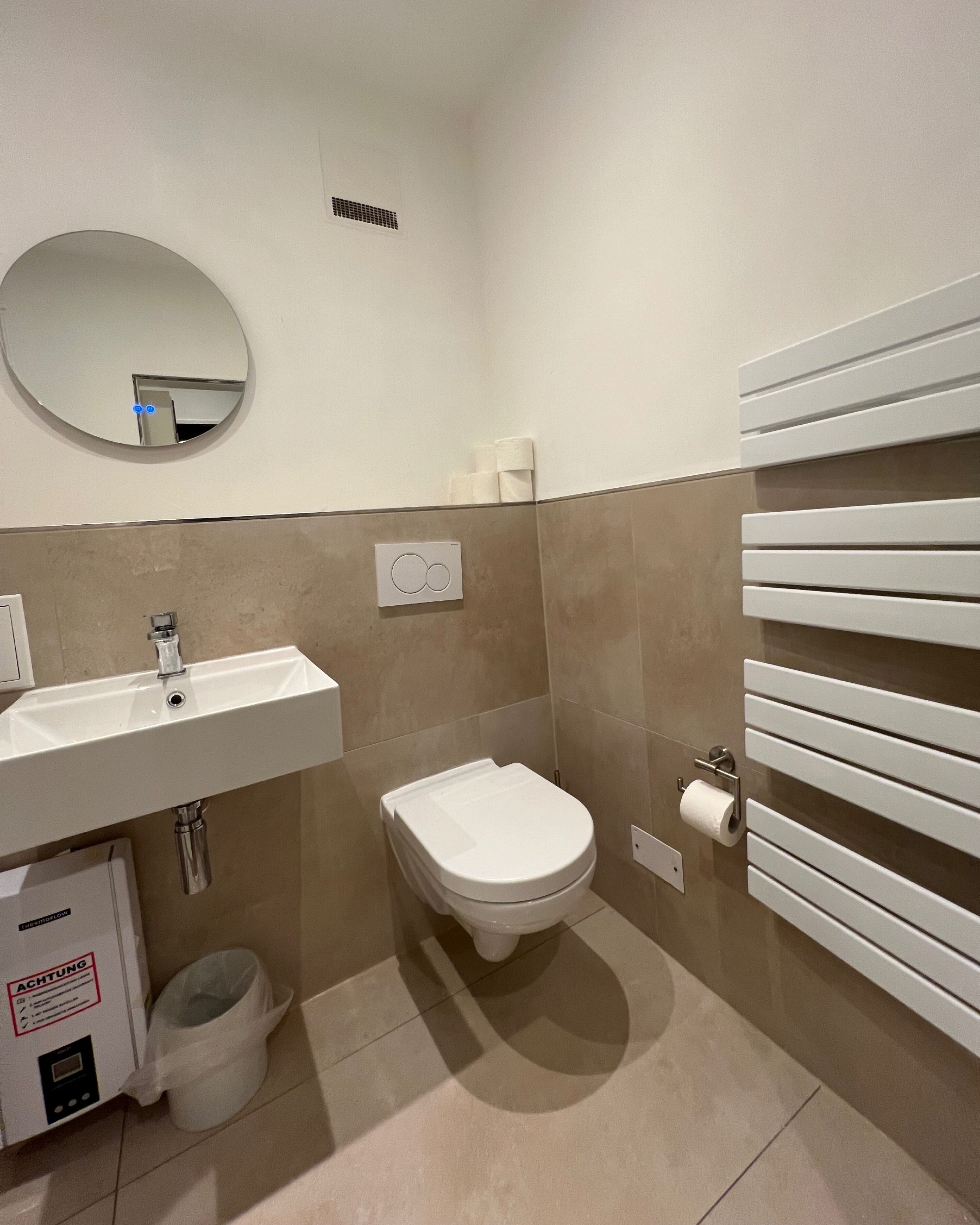 Monteur-Zimmer - Friedberg (Landkreis Aichach-Friedberg) - Apartment in Bestlage von Augsburg/gute Verkehrsanbindung A8