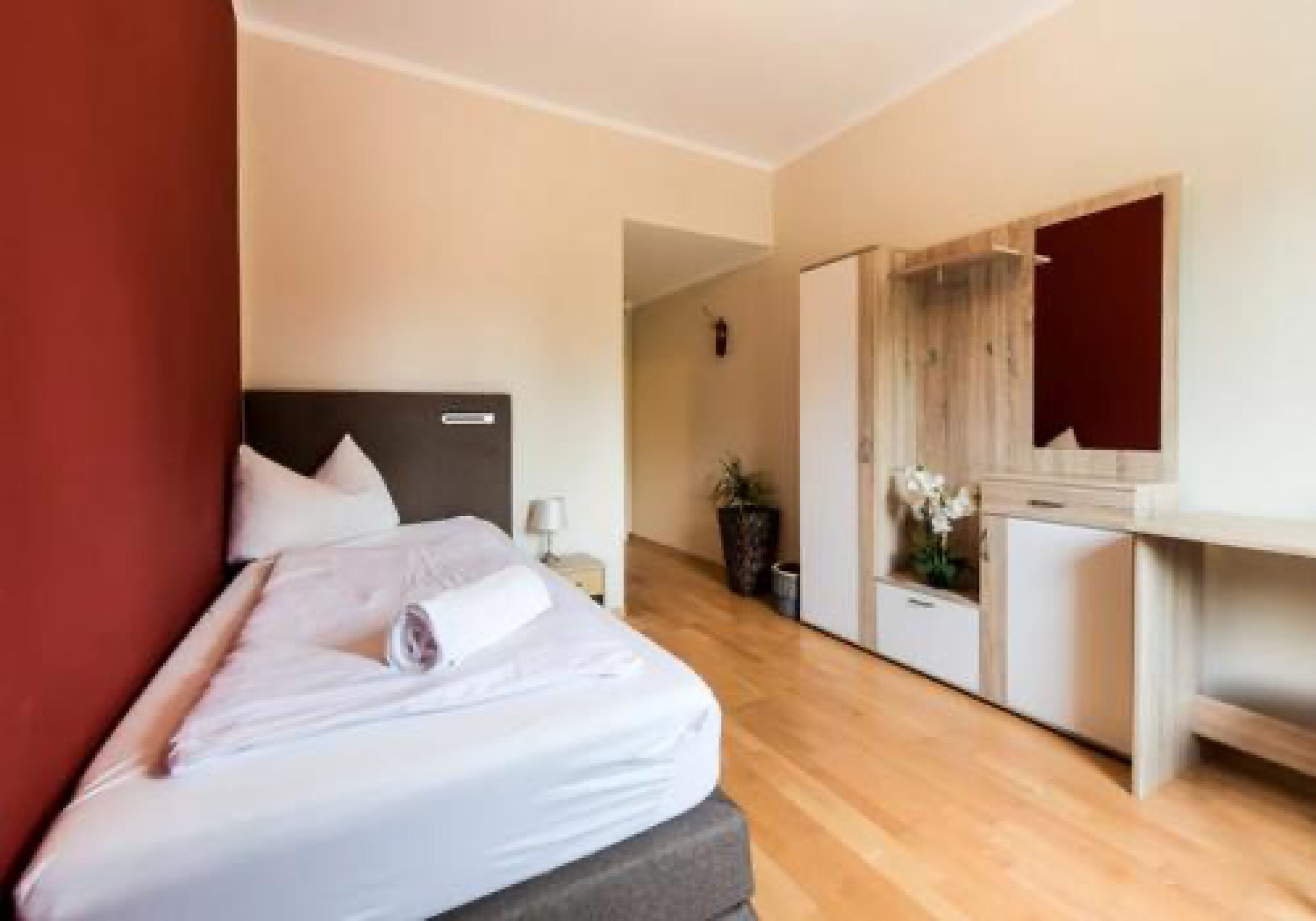 Monteur-Zimmer - Wehringen - Hotel Mit Kochmöglichkeit in Autobahn A8 Nähe