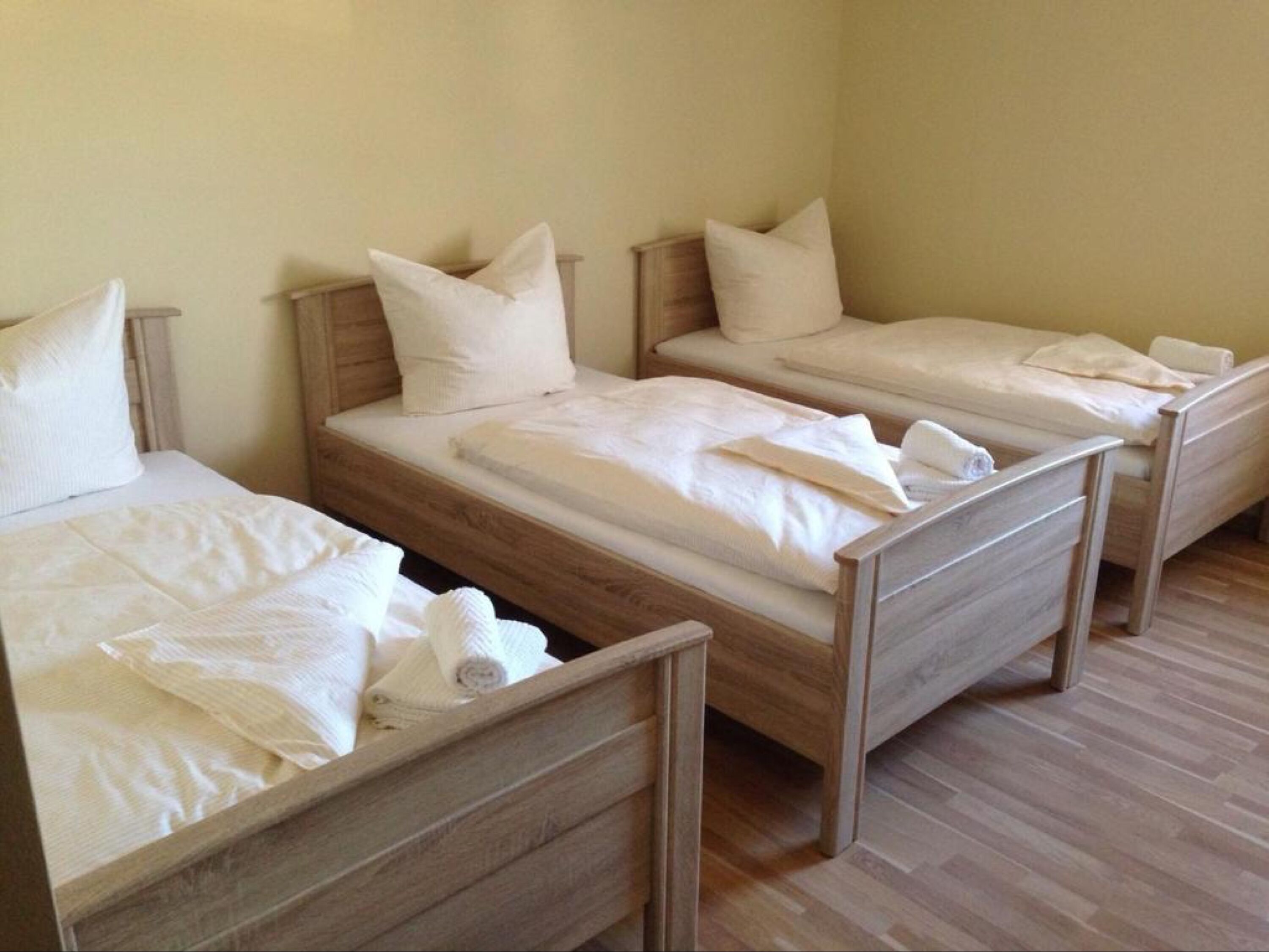 Monteur-Zimmer - Wehringen - Hotel Mit Kochmöglichkeit in Autobahn A8 Nähe