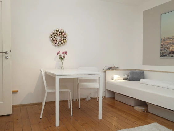 MonteurZimmer: Pfersee Apartment