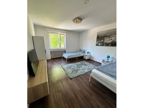 MonteurZimmer: Wohnung in Augsburg, 3 Doppelzimme mit Einzelbetten
