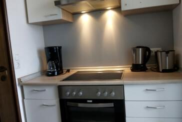 Monteur-Zimmer - in vielen Stadtteilen nur in Augsburg Tatjana Petsch/Straßenbahn öfftl. u. private Parkplätze z.T. eigenes Bad, zentral