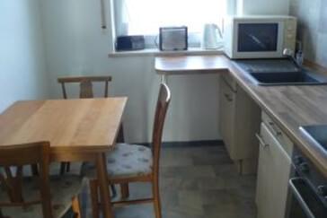 Monteur-Zimmer - in vielen Stadtteilen nur in Augsburg Tatjana Petsch/Straßenbahn öfftl. u. private Parkplätze z.T. eigenes Bad, zentral