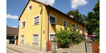 Monteur-Zimmer - Aystetten - Monteurzimmer Pension Royal - 40 Betten, neu möbliert!