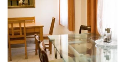 Monteur-Zimmer - Aystetten - Monteurzimmer Pension Royal - 40 Betten, neu möbliert!