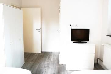 Monteur-Zimmer - Friedberg (Landkreis Aichach-Friedberg) - ZIMMERVERMIETUNG *** AUGSBURG *** - NEU SANIERT -