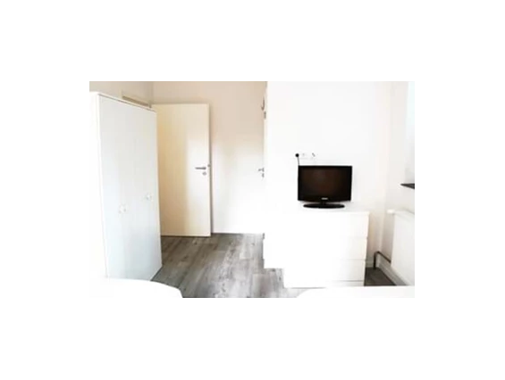 MonteurZimmer: ZIMMERVERMIETUNG *** AUGSBURG *** - NEU SANIERT -