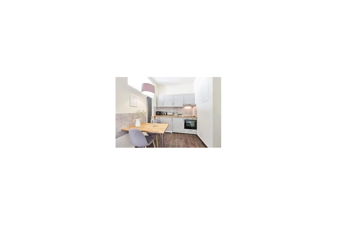 MonteurZimmer: ZIMMERVERMIETUNG *** AUGSBURG *** - NEU SANIERT -