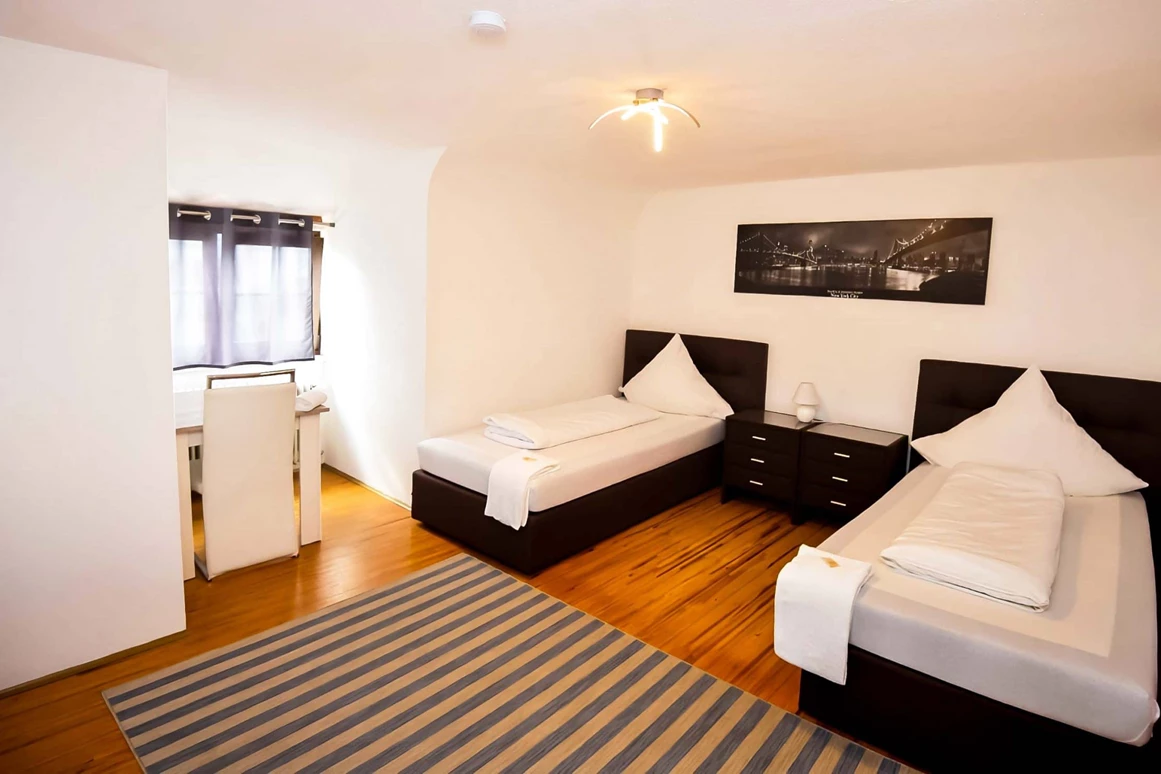 MonteurZimmer: Pension, Hotel Gasthof Kaiserkrone in Gersthofen, Augsburg
