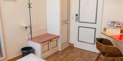 Monteur-Zimmer - Aichach (Landkreis Aichach-Friedberg) - Wohnraum in einem Einzelzimmer - Gasthaus | Gästekiste
