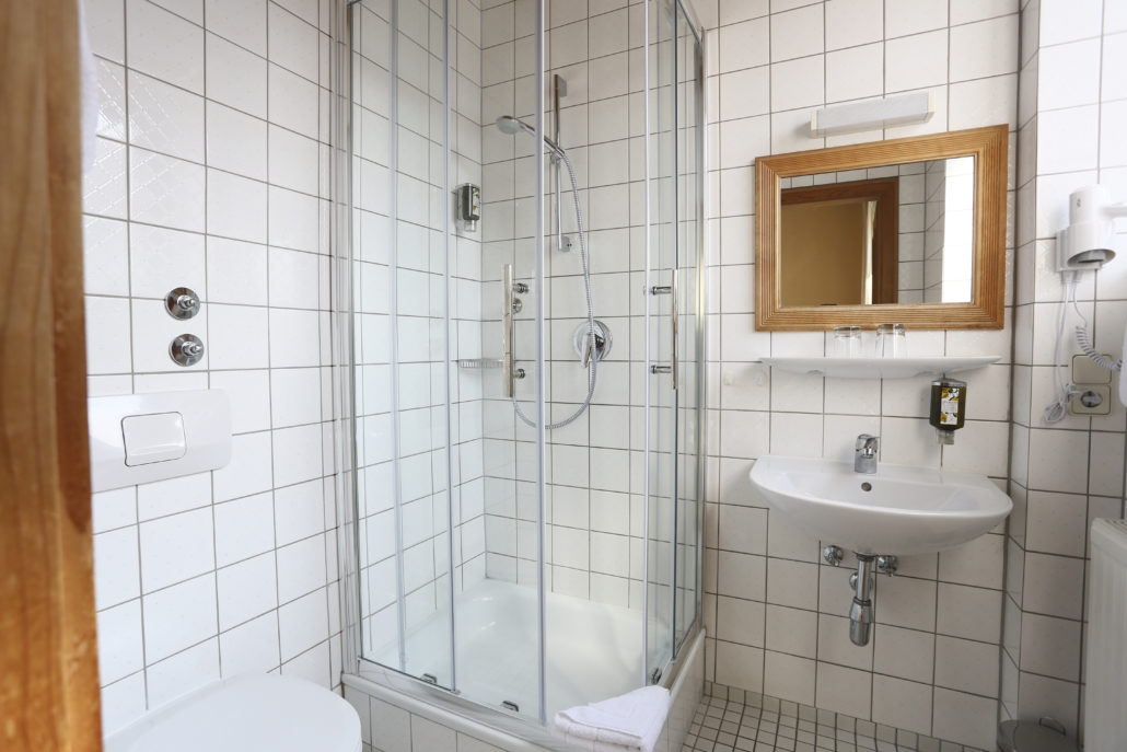 Monteur-Zimmer - Hotel Brauereigasthof Fuchs: 125 Jahre Familientradition in Steppach