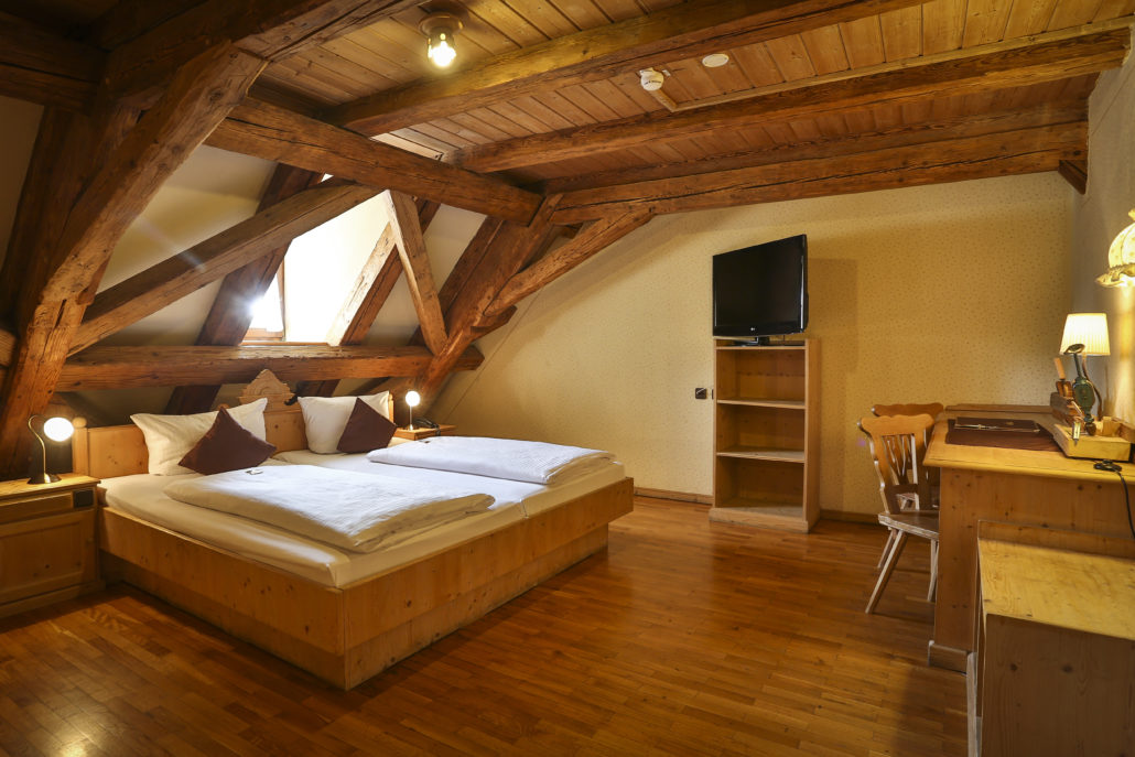 Monteur-Zimmer - Hotel Brauereigasthof Fuchs: 125 Jahre Familientradition in Steppach