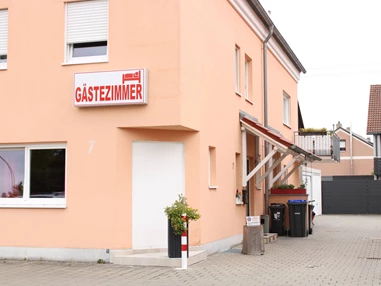MonteurZimmer: Gästezimmer Hong