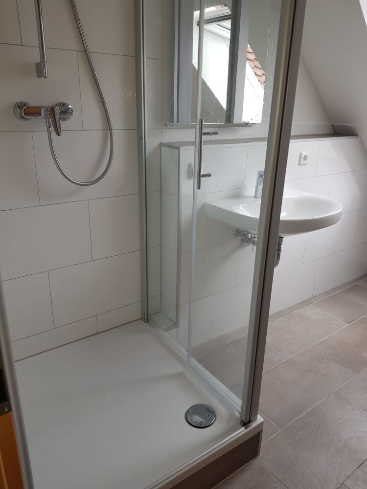 Monteur-Zimmer - Preis pro Nacht - Monteurzimmer Augsburg, Appartements in 86154 Augsburg