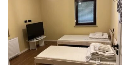 Monteur-Zimmer - Aystetten - NEU SANIERTE WOHNUNG, PERFEKT FÜR MONTEURE